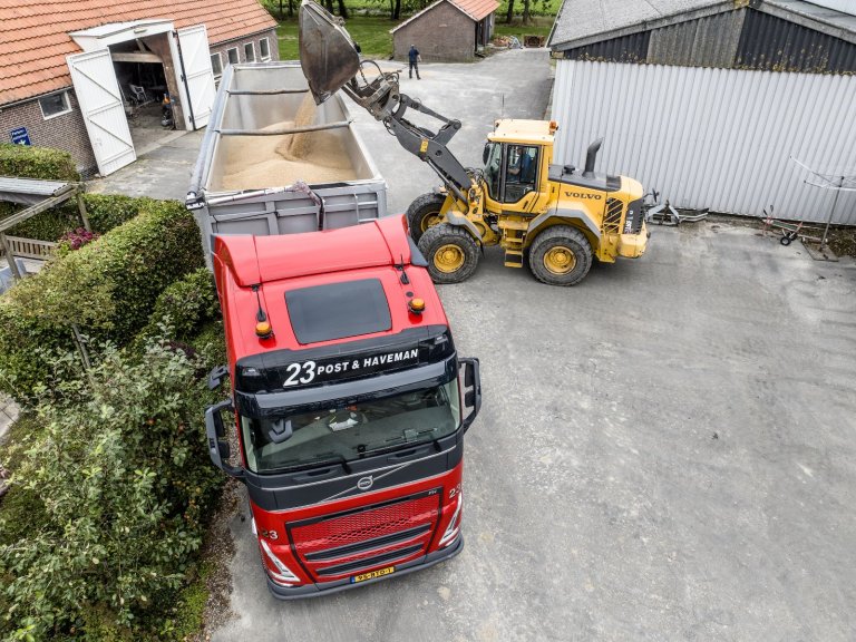 Graan laden van boven
